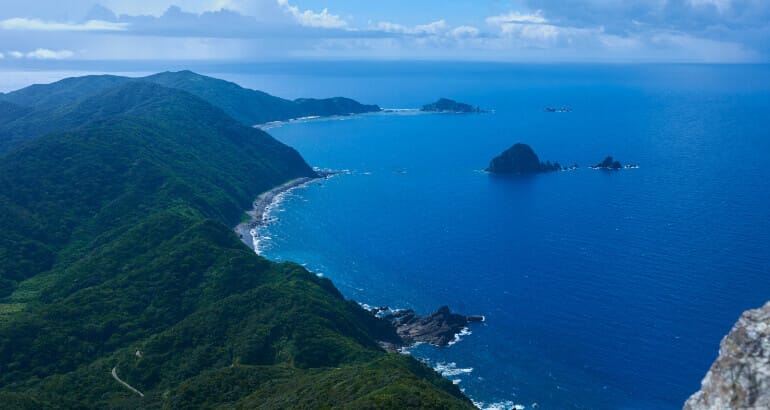 上から見た九州の離島と海